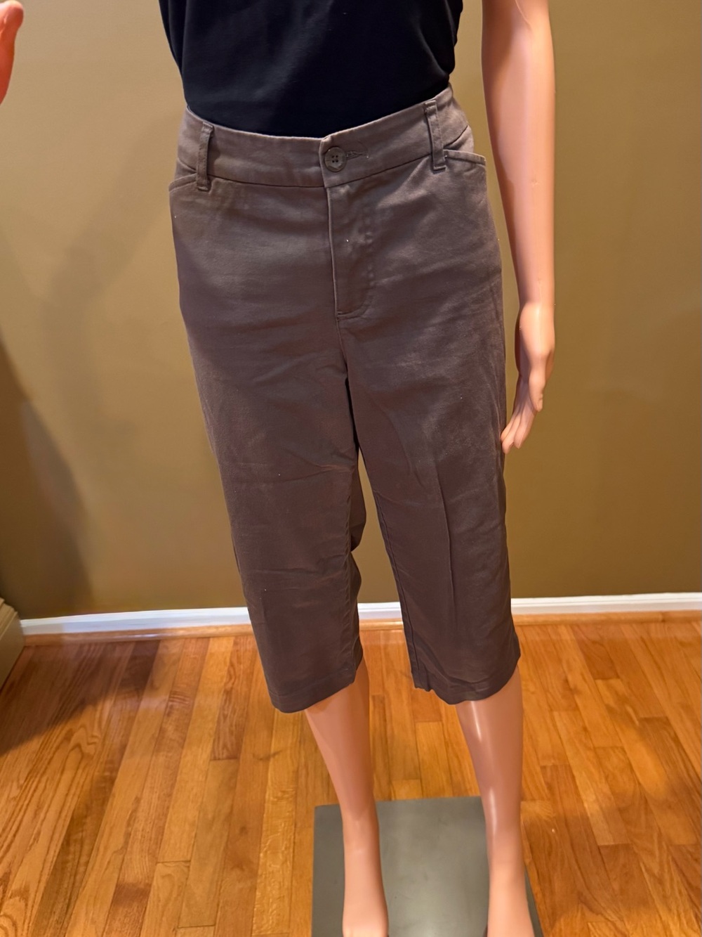 St. John's Bay Taupe Women's Capri Pants